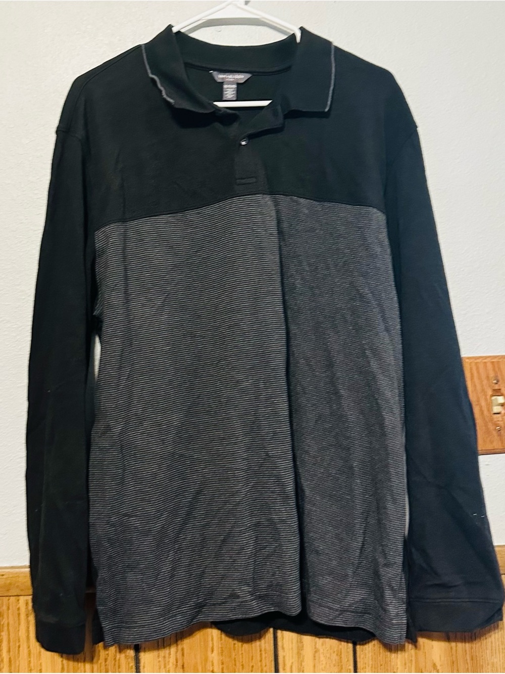 Van Heusen Men's size XL Two-Tone Long-Sleeve Polo - Black & Charcoal